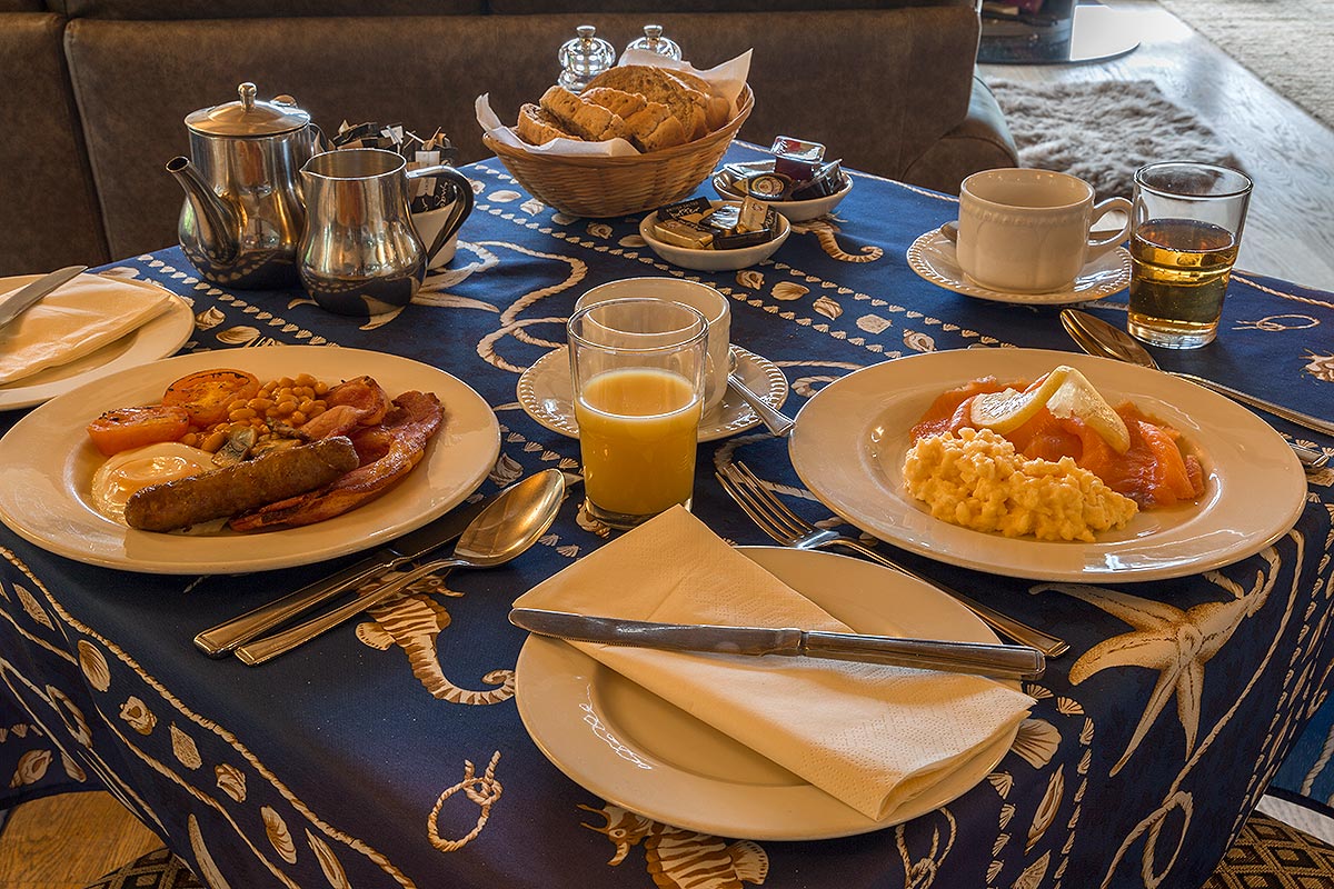 breakfast_table breakfast_table